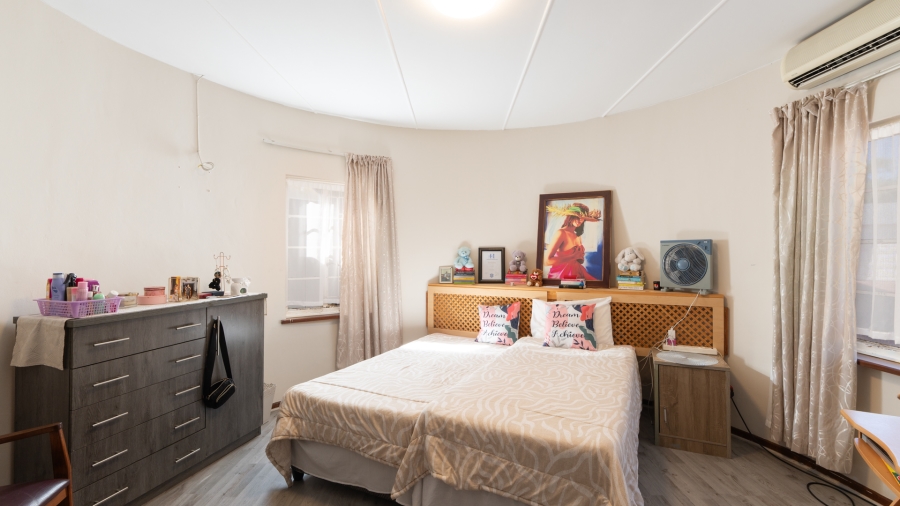 5 Bedroom Property for Sale in Robertson Western Cape